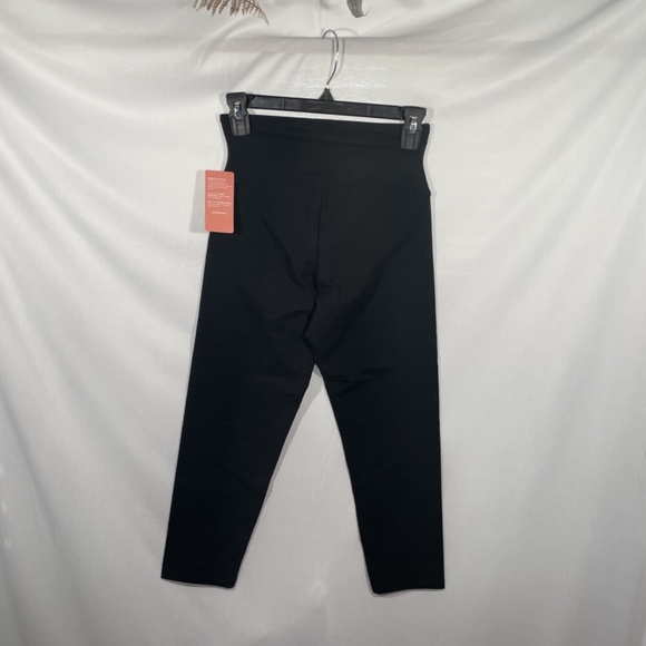 NWT Yummie [ Small ] Skimmer Capri Leggings‎ in Black - Picture 6 of 10
